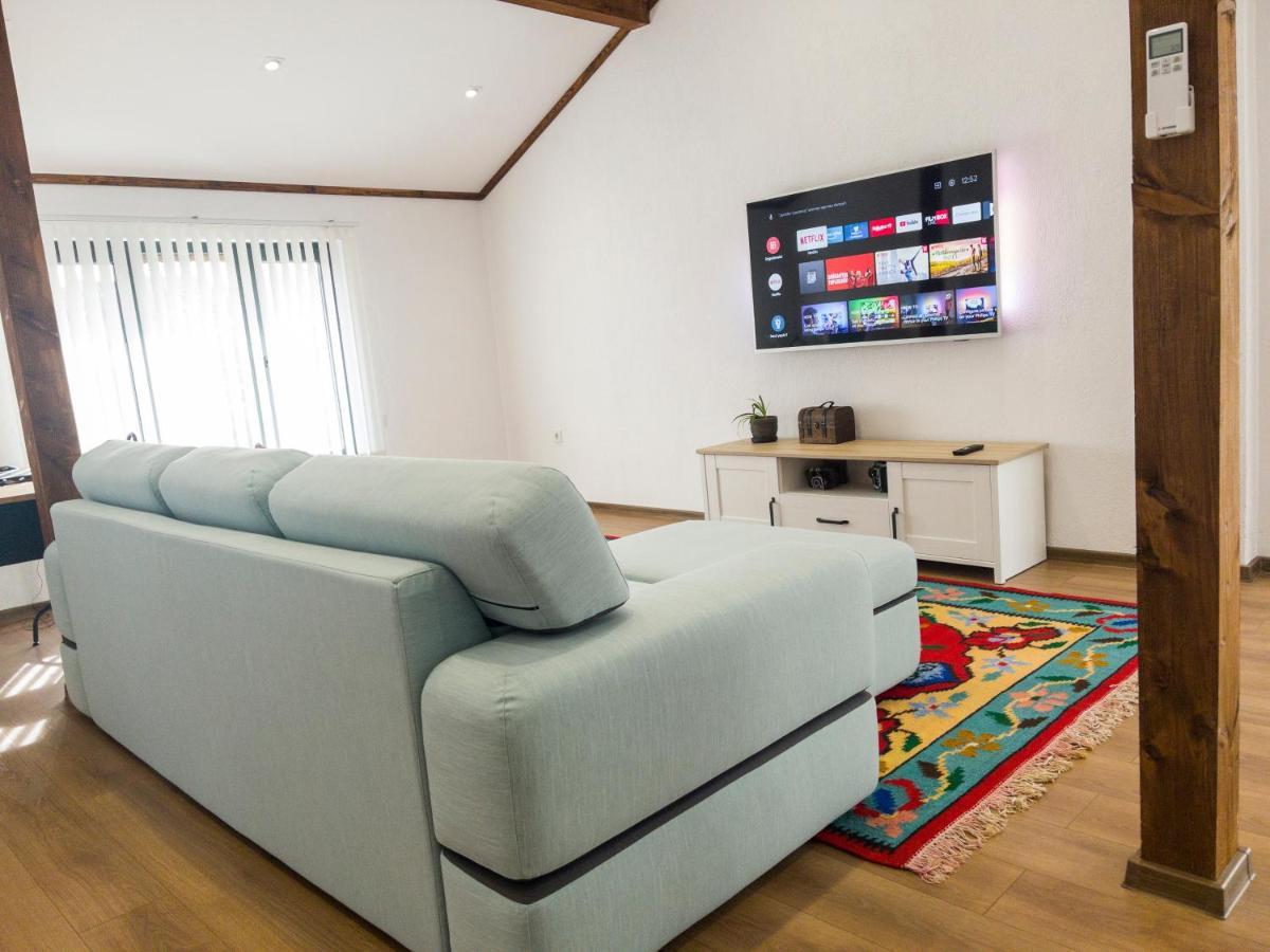 Stylish Loft Studio With Great View To Ardino Bagian luar foto